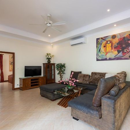 Village Austria Luxury Pool Villas Pattaya Esterno foto