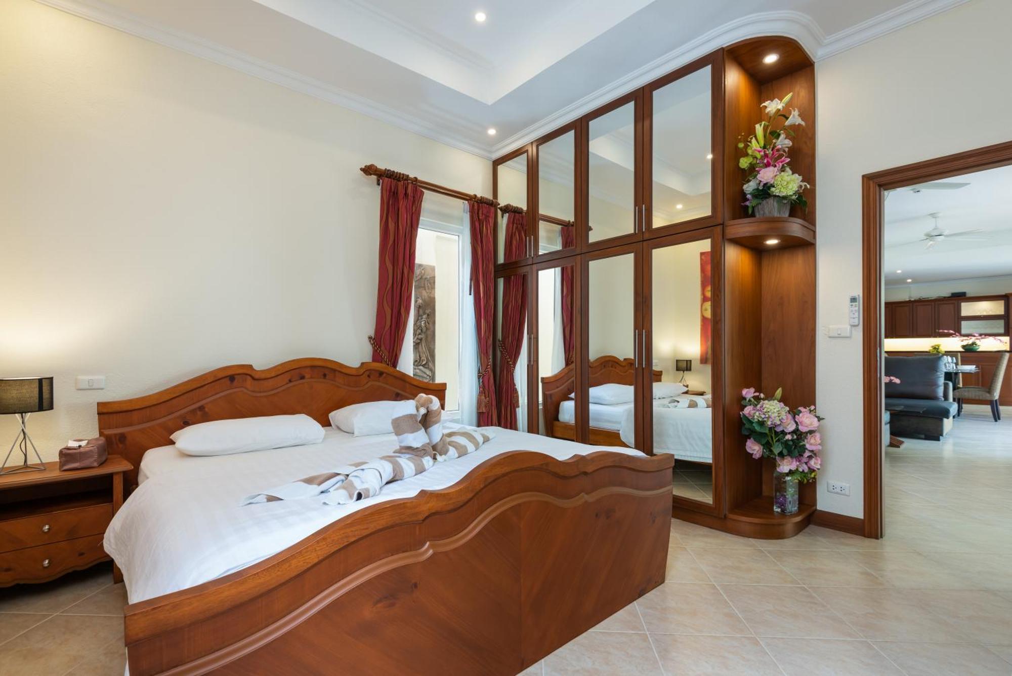 Village Austria Luxury Pool Villas Pattaya Esterno foto