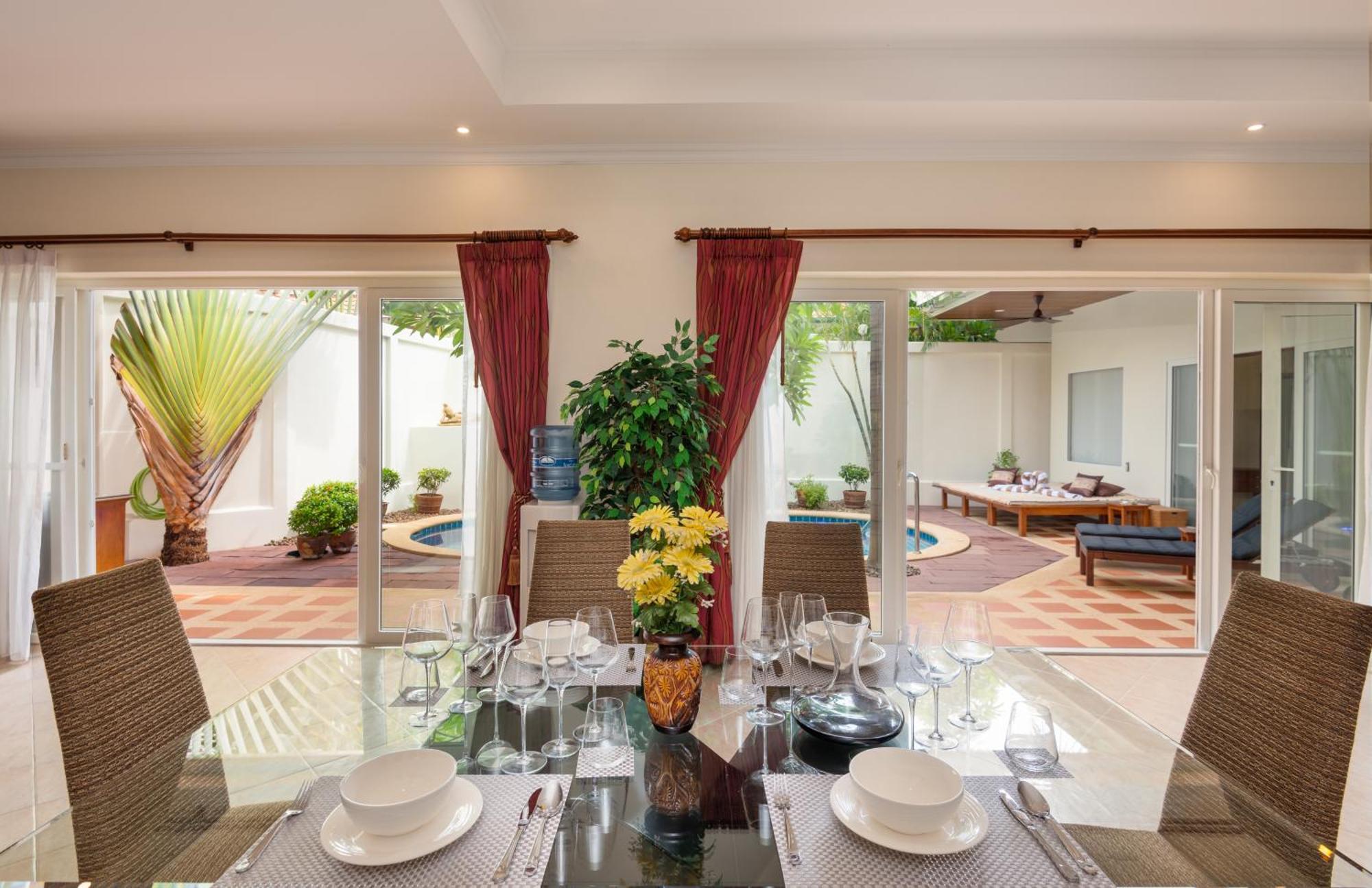 Village Austria Luxury Pool Villas Pattaya Esterno foto